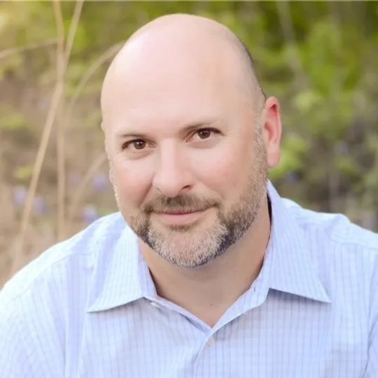 Portrait of Travis Edmondson
